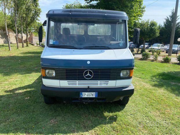 Mercedes carro attrezzi scarrabile con gru