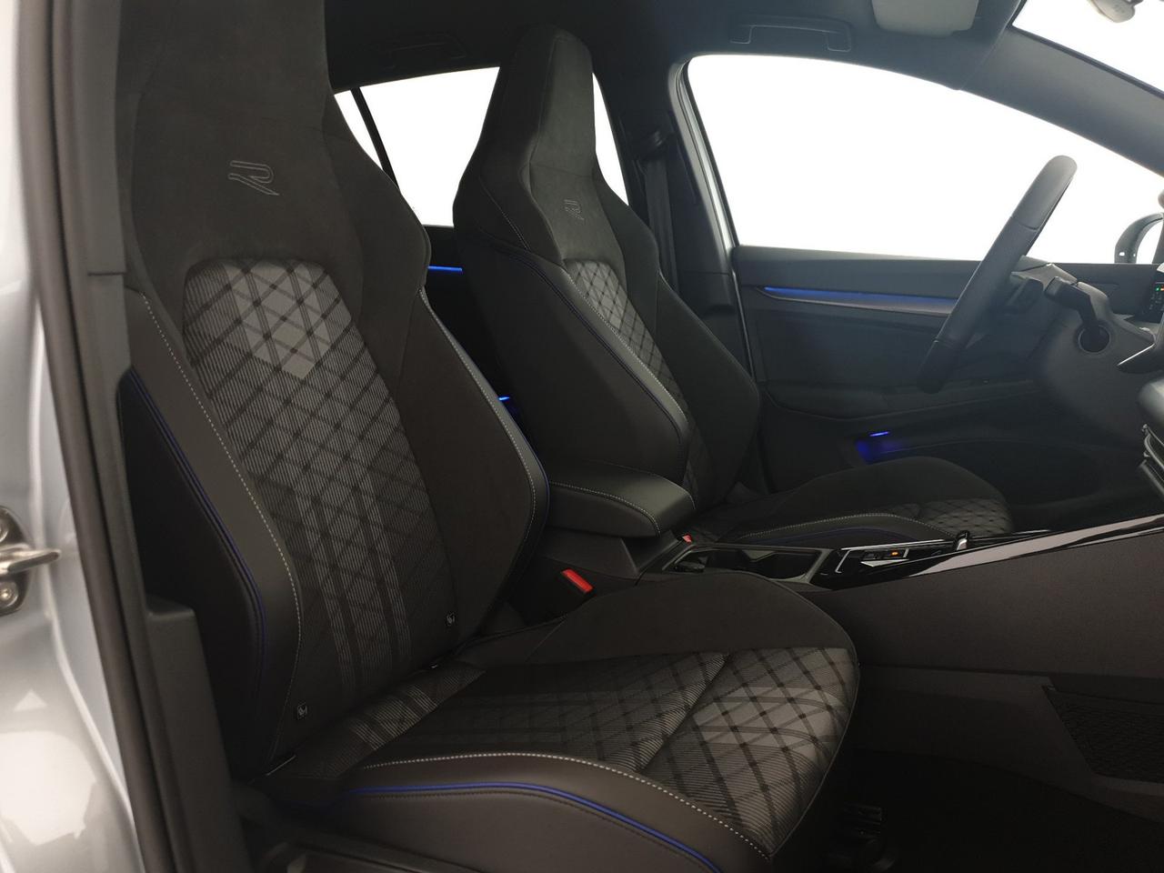 Volkswagen Golf 2.0 tdi r-line plus 150cv dsg