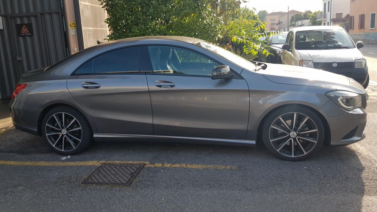 Mercedes-benz CLA 180 BLACK LINE UNI PRO!!!