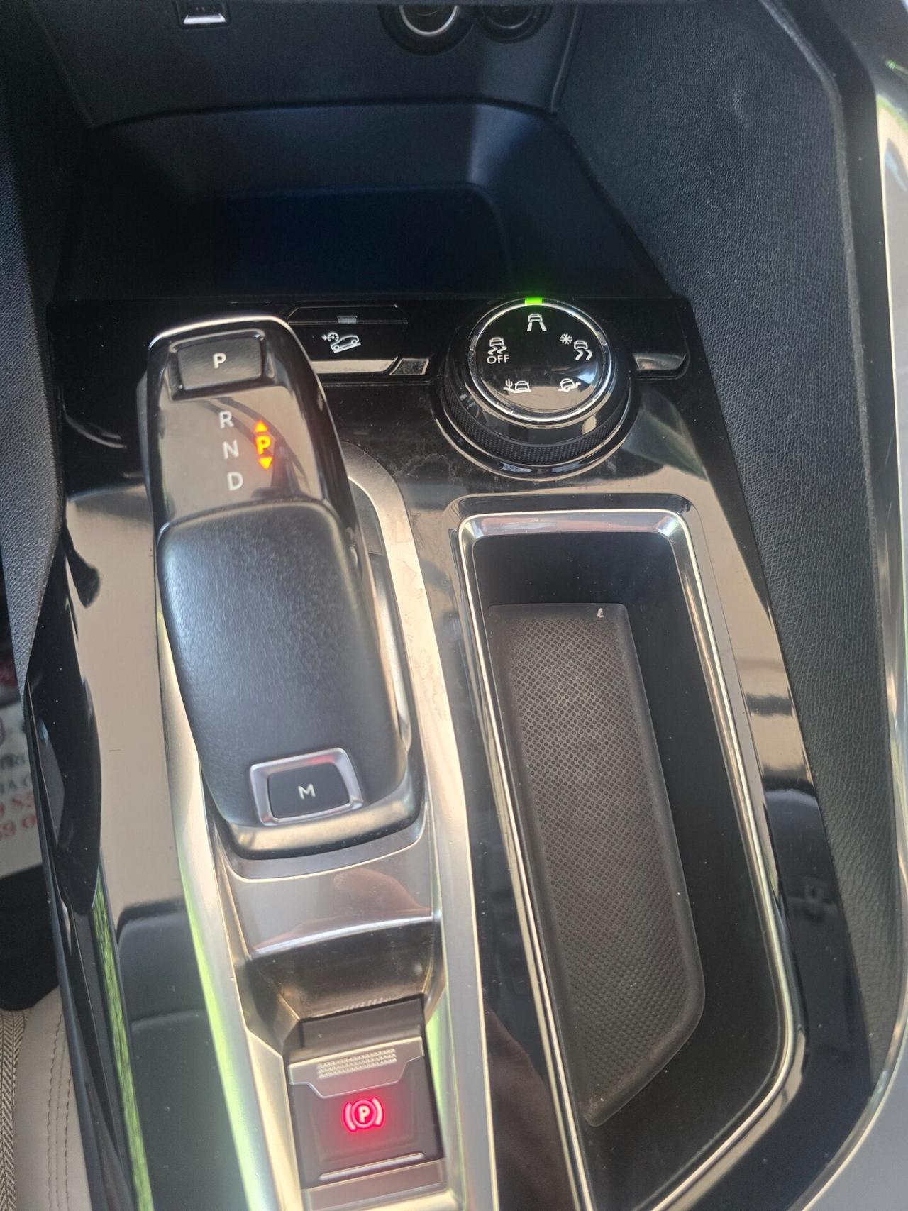 Peugeot 3008 BlueHDi 130 S&S Allure