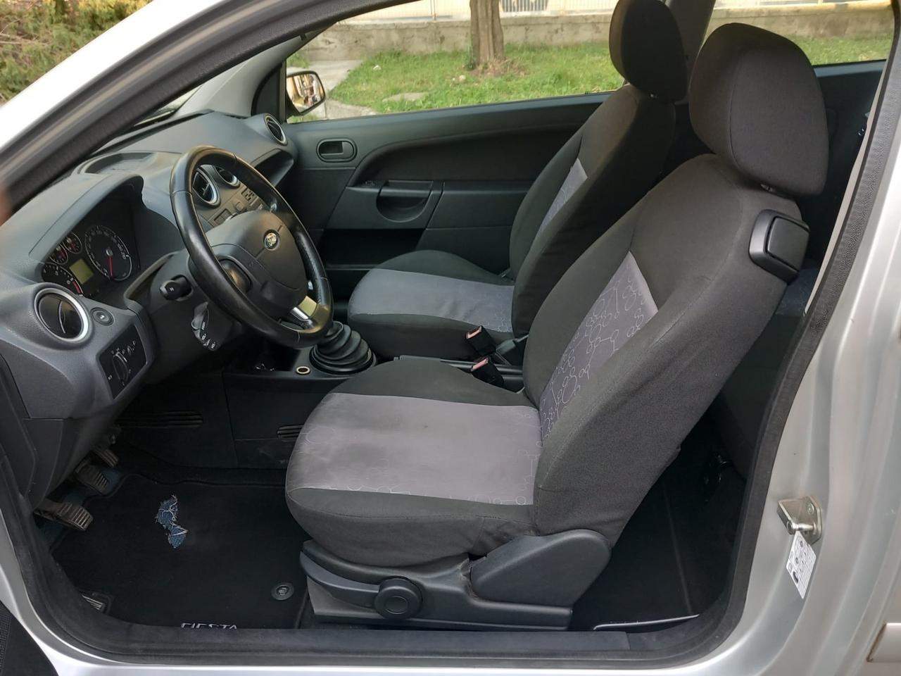 Ford Fiesta 1.4 16V 3p. Ghia