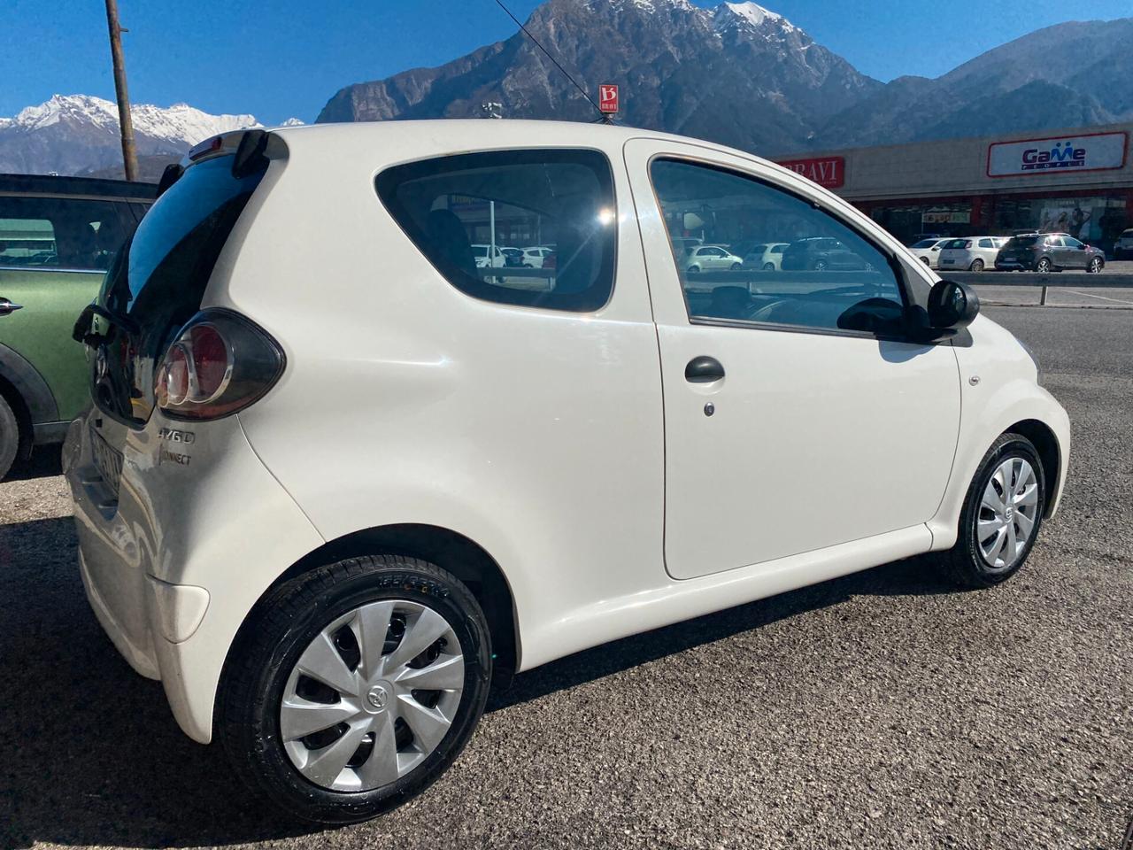 Toyota Aygo 1.0 12V VVT-i 3 porte Active Connect