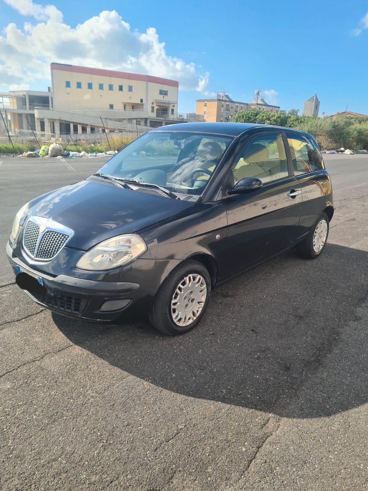 Lancia Ypsilon 1.3 MJT 75 CV Argento