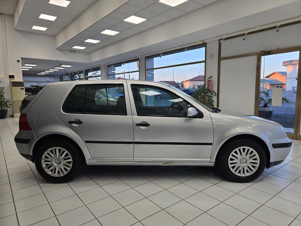 Vw Golf 1.4 16V cat 5 porte unic. prop.