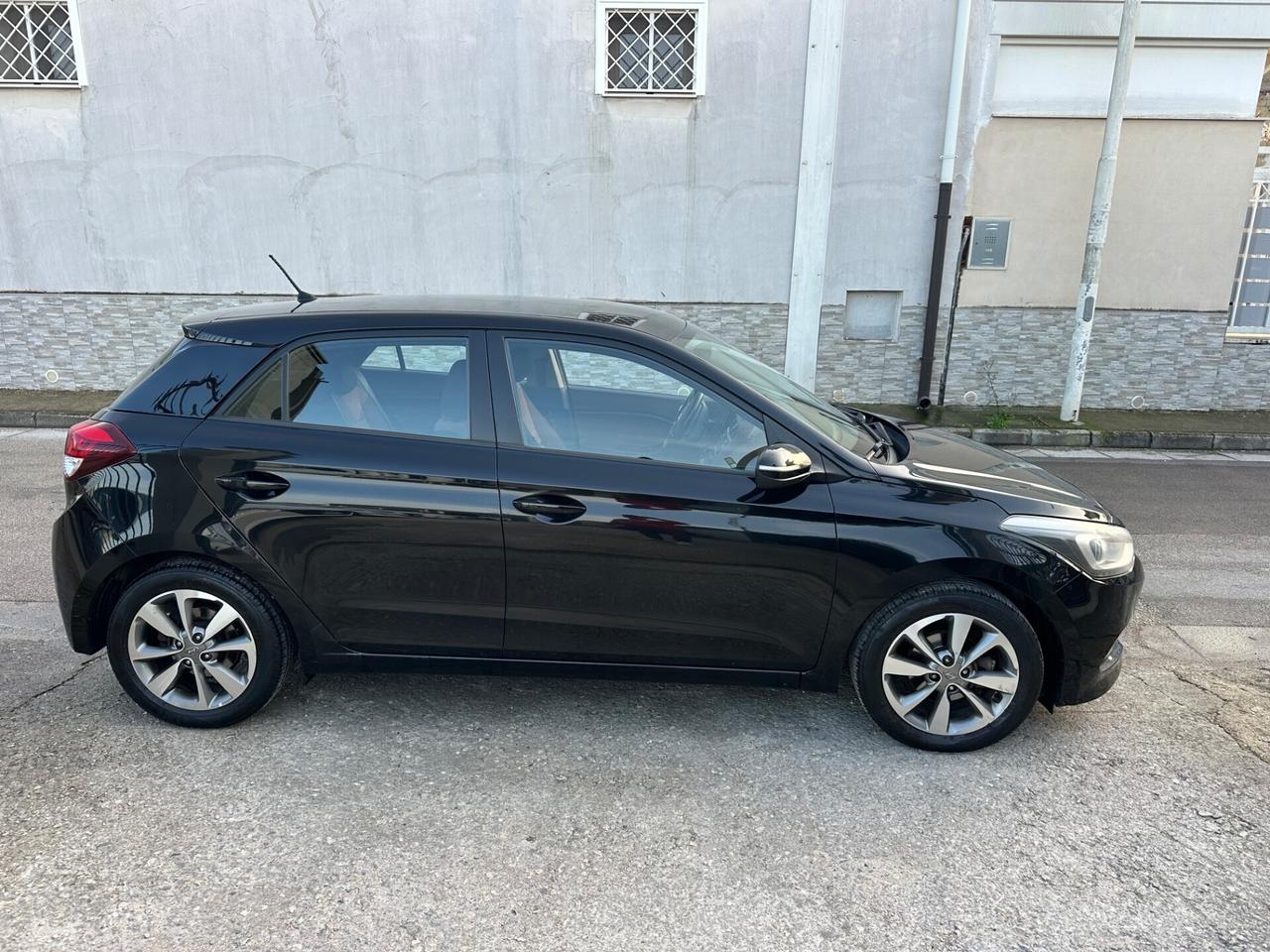 Hyundai i20 1.2 84 CV 5 porte Classic 2015
