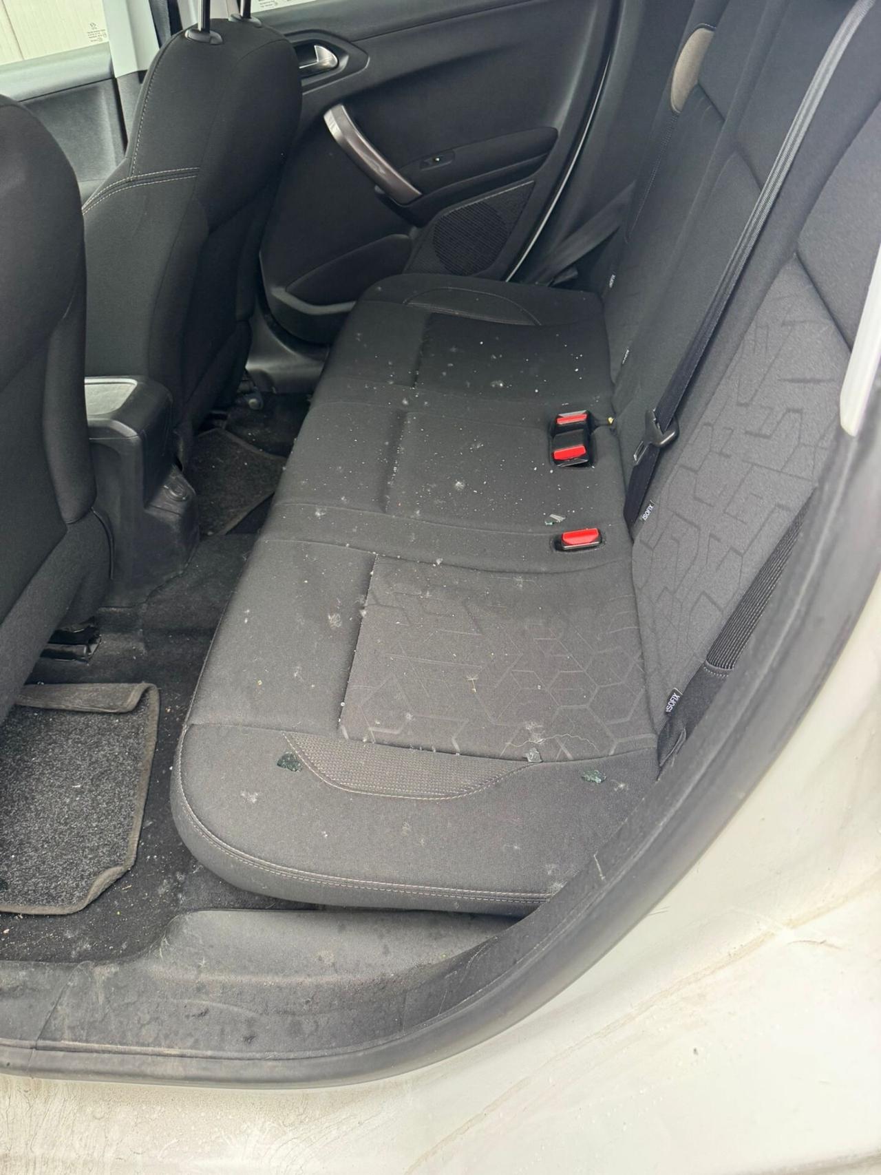 Peugeot 2008 (Incidentata) BlueHDi 75 Active neopatentati