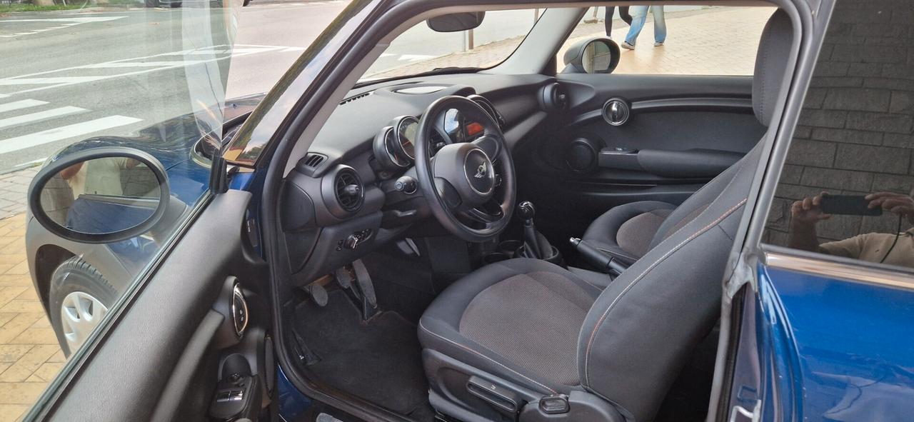 Mini 1.2 One 75 CV KM . 67.881 TAGLIANDATA UFFICIALE MINI