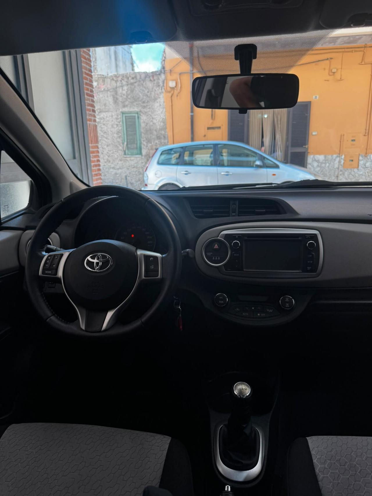 Toyota Yaris 1.0 5 porte Lounge
