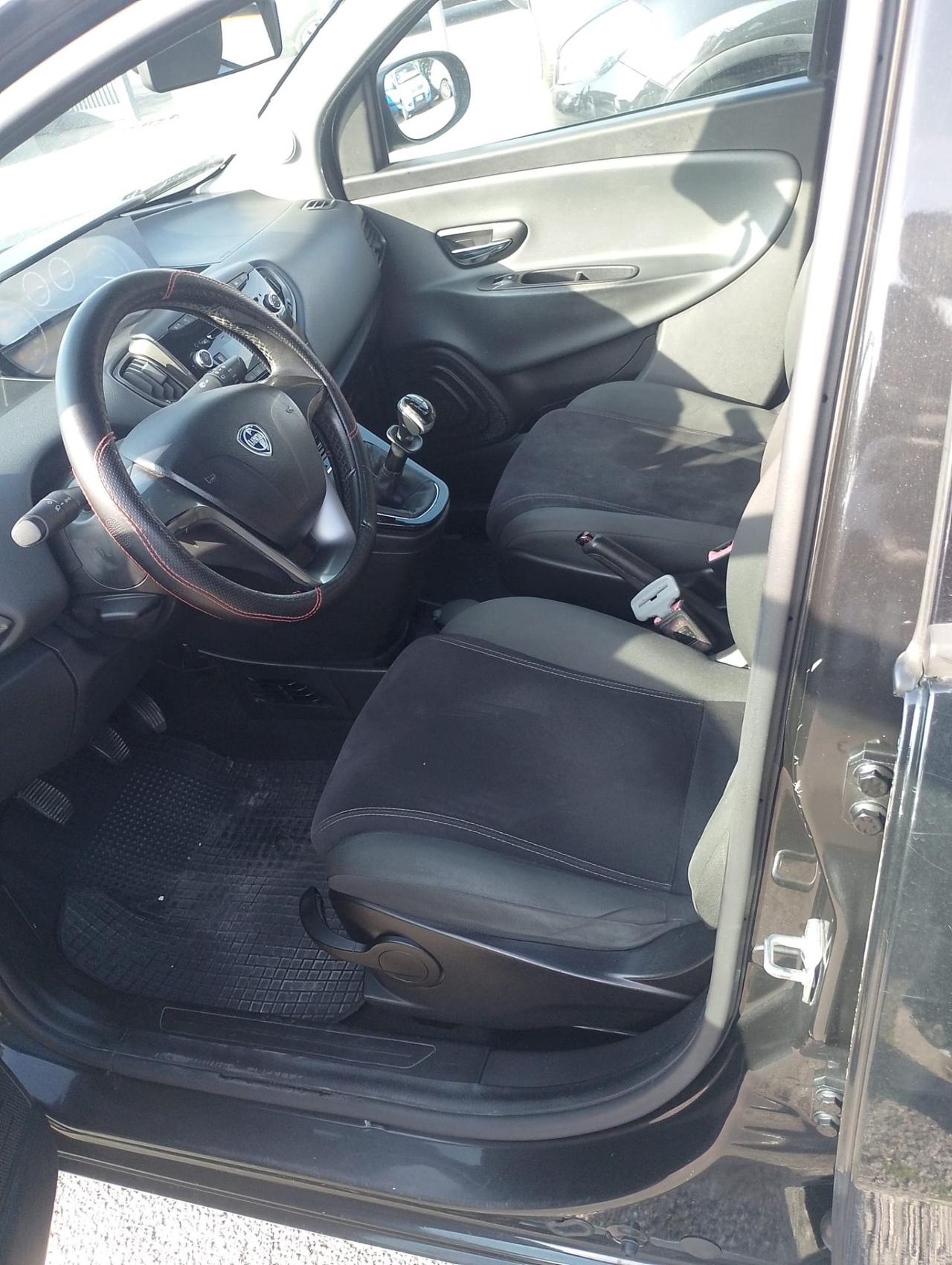 Lancia Ypsilon 1.2 69 CV 5 porte GPL Ecochic Gold