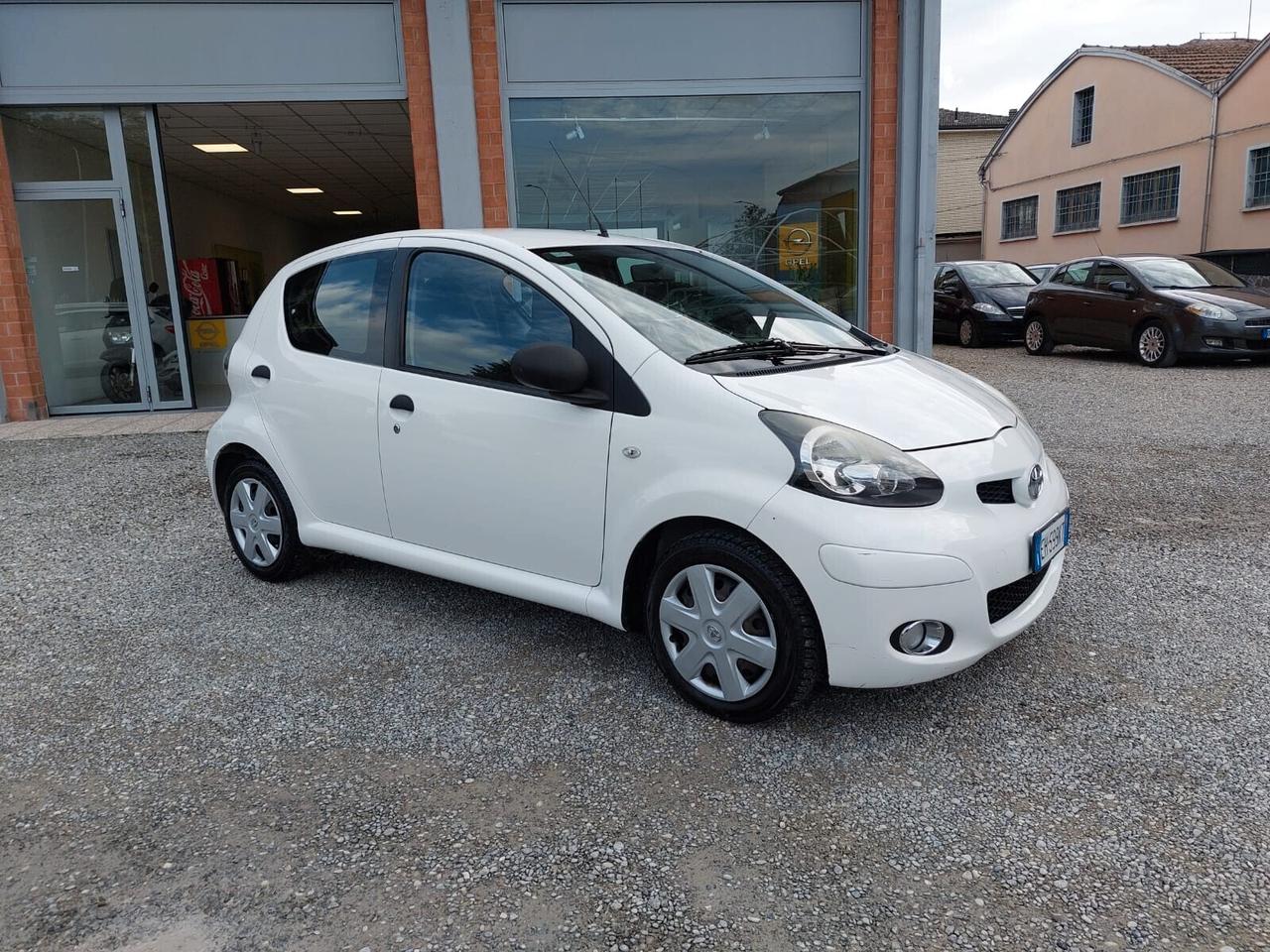 Toyota Aygo 1.0 12V VVT-i 5 porte Connect UNICO PROP