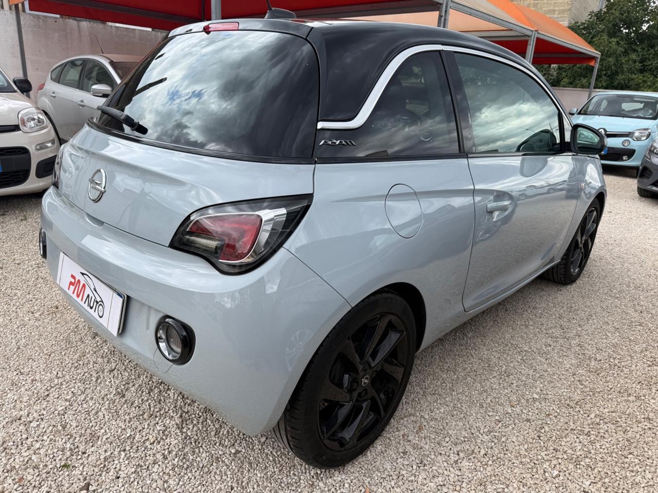 Opel Adam 1.2 70 CV Black Jack
