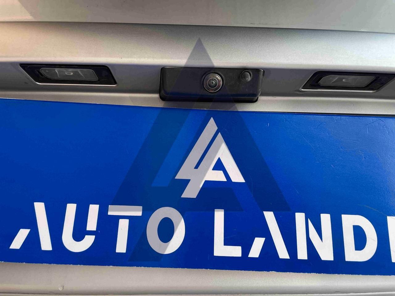 Land Rover Defender 110 3.0D I6 200 CV AWD Auto X-Dynamic HSE