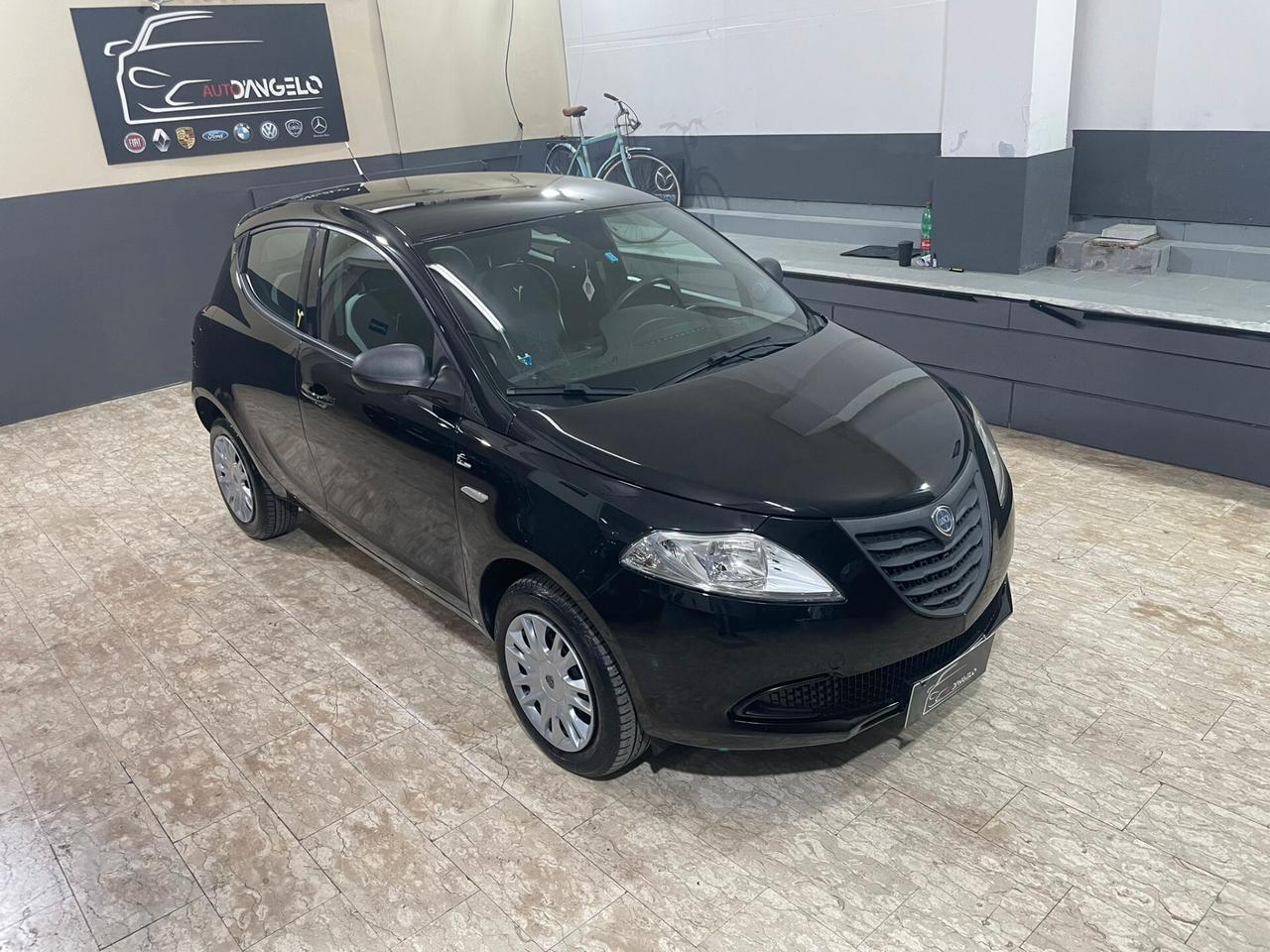 Lancia Ypsilon 0.9 TwinAir 85 CV 5 porte Metano Ecochic Gold