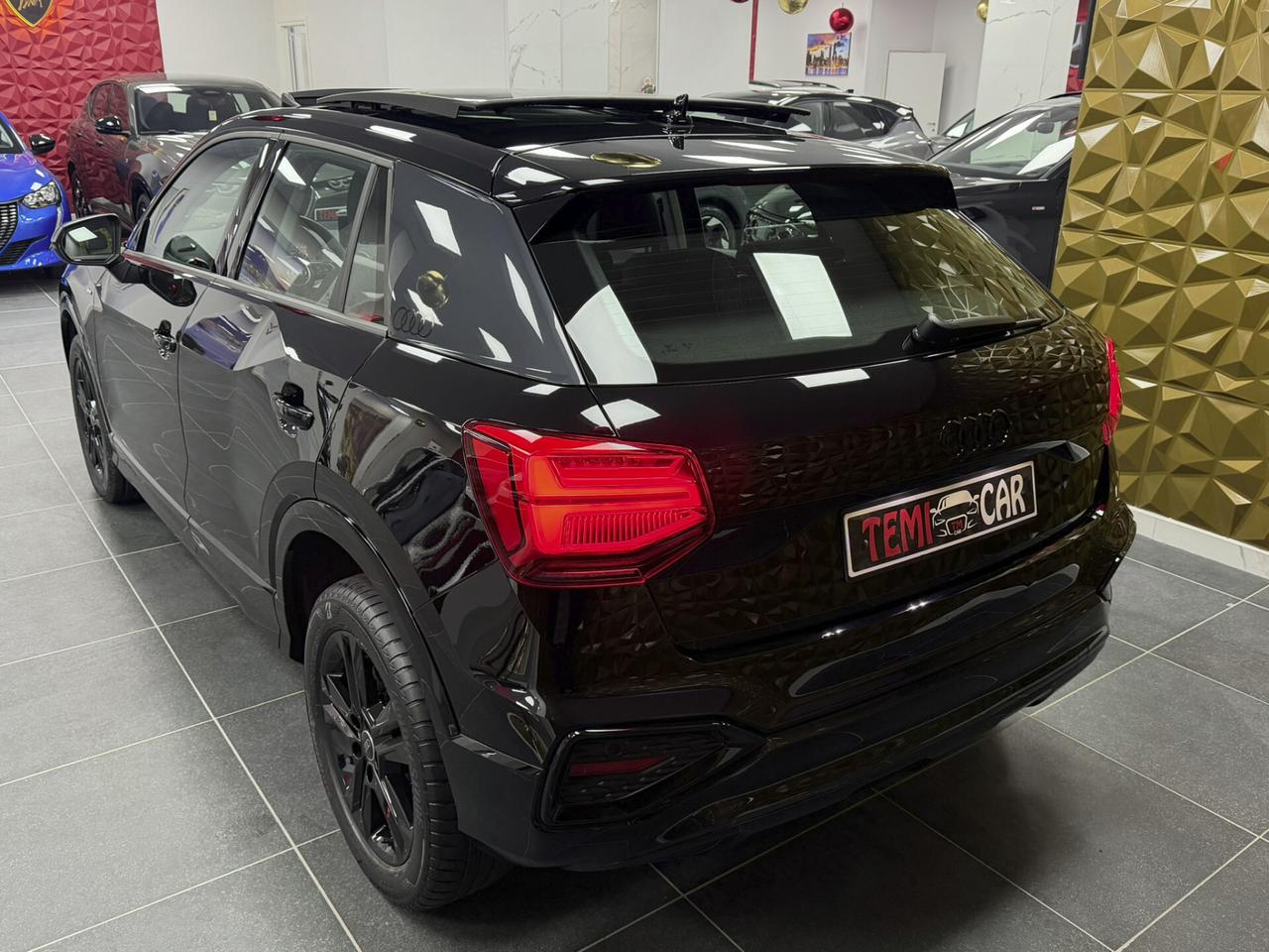 Audi Q2 30 TDI Identity Black S-LINE