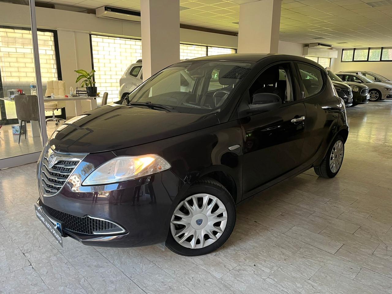 Lancia Ypsilon 1.2 69 CV 5 porte S&S Silver