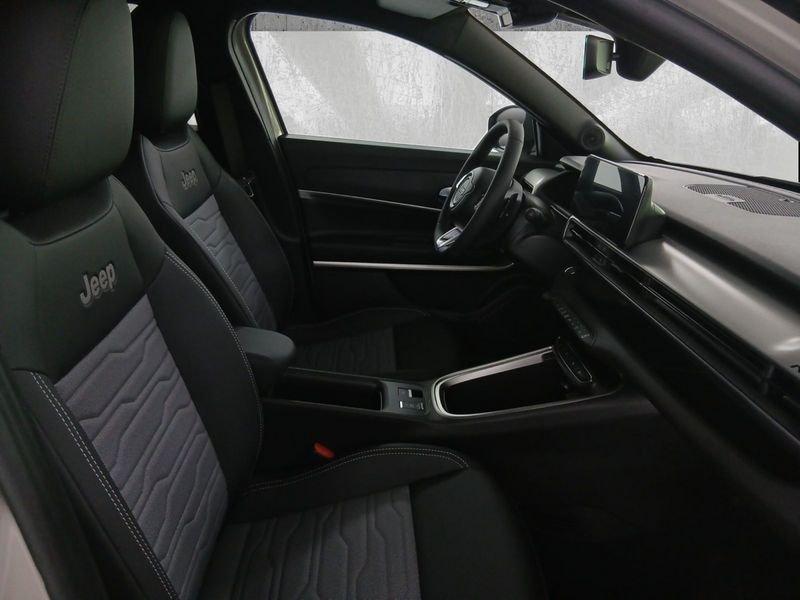 Jeep Avenger 1.2 turbo e-hybrid mhev Overland 4xe 145cv edct6