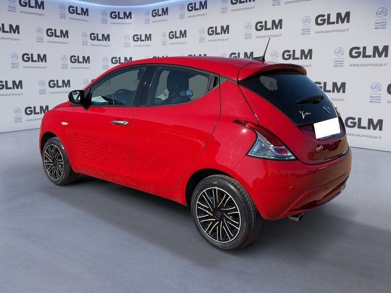Lancia Ypsilon Ypsilon 1.0 FireFly 5 porte S&S Hybrid Ecochic Silver