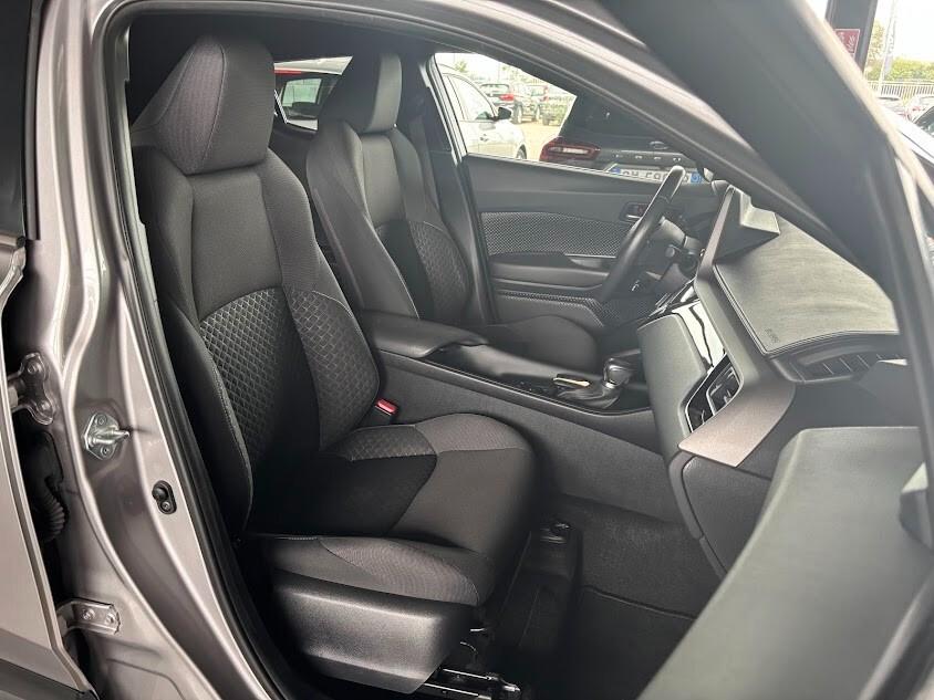 Toyota C-HR 1.8 Hybrid E-CVT Business