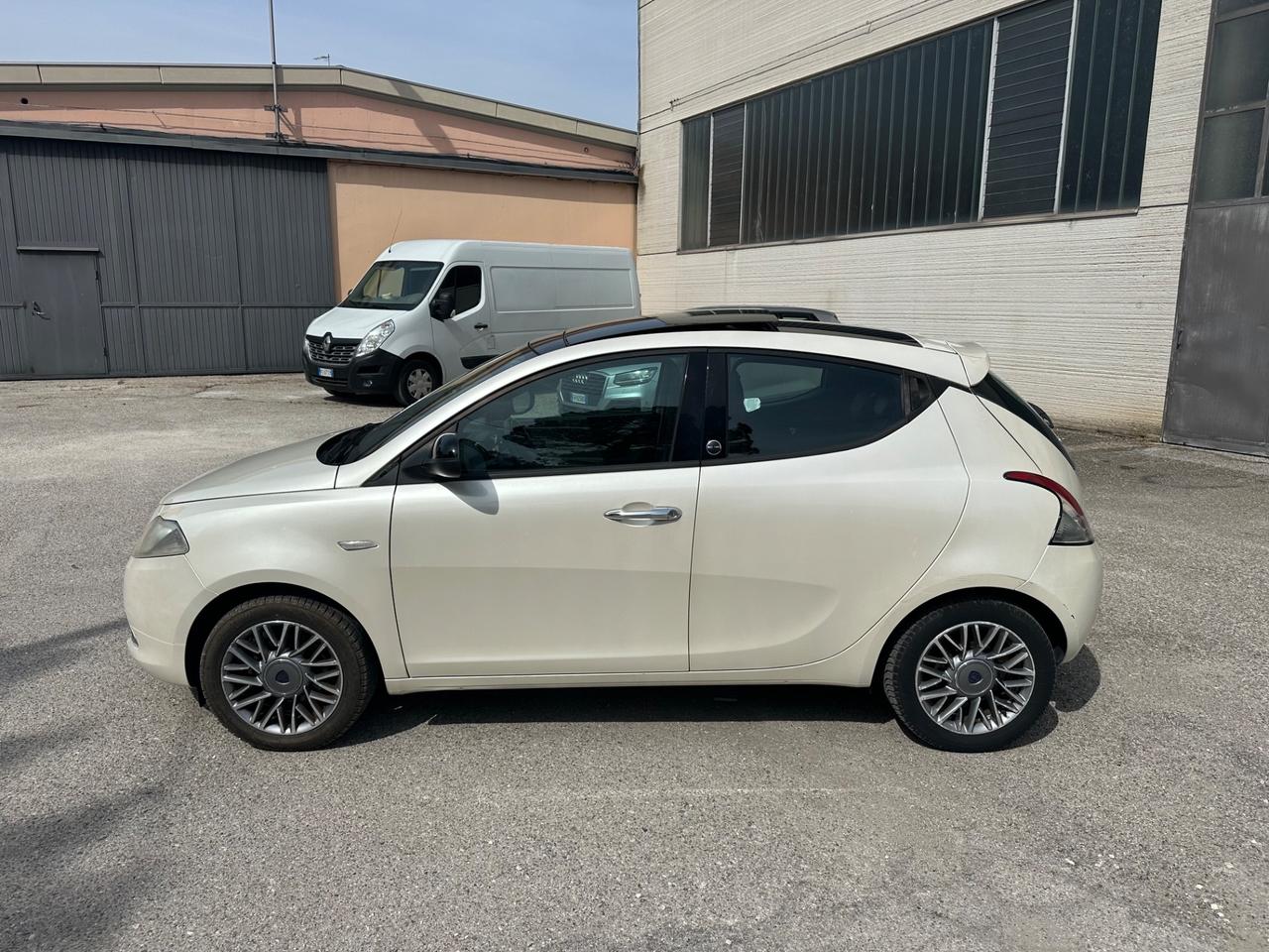 Lancia Ypsilon 1.2 GPL Possibile Finanziamento