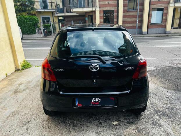 TOYOTA Yaris 1.0 3 porte Sol
