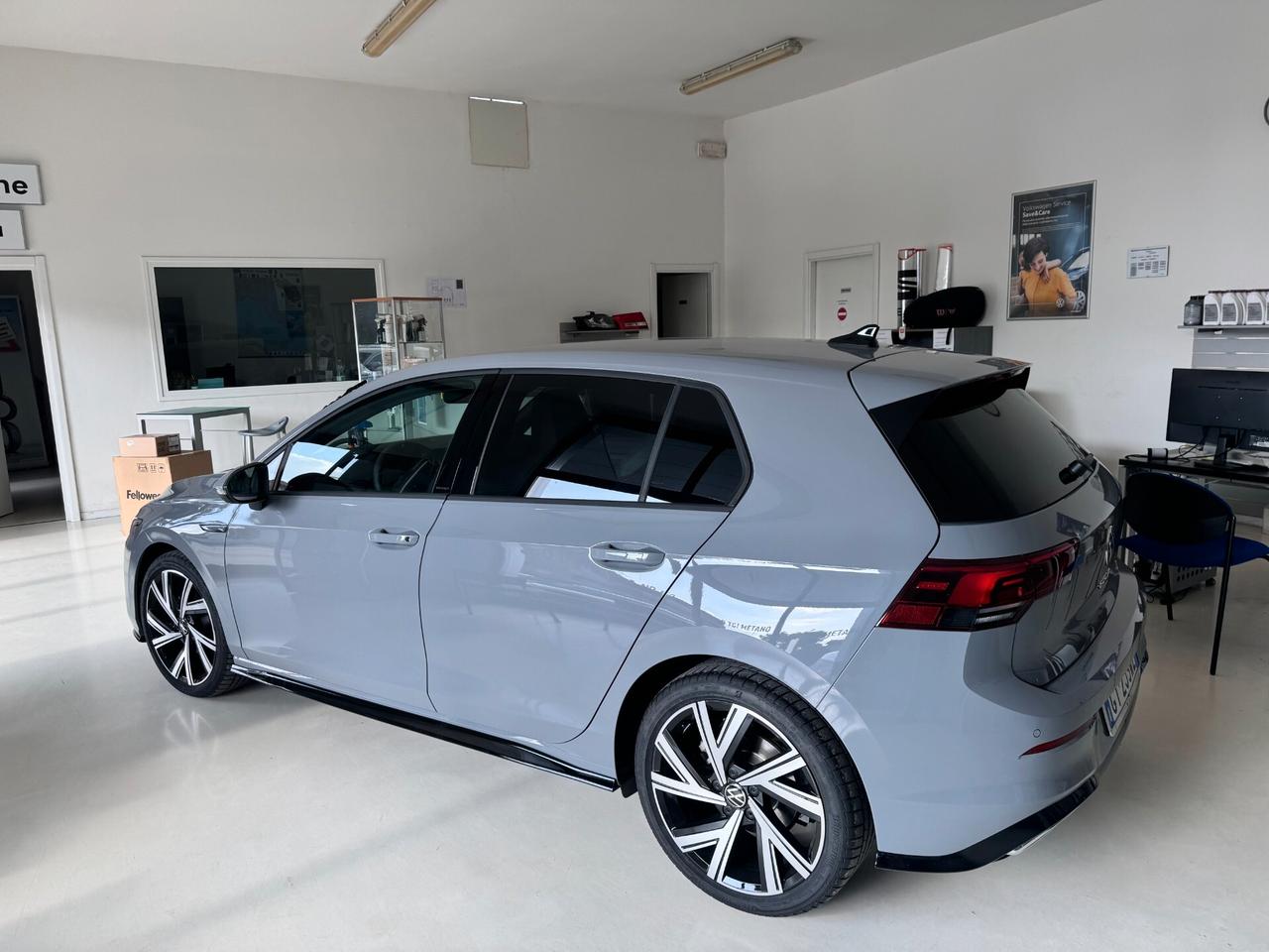 Volkswagen Golf 1.5 eTSI 130 CV EVO ACT DSG R-Line