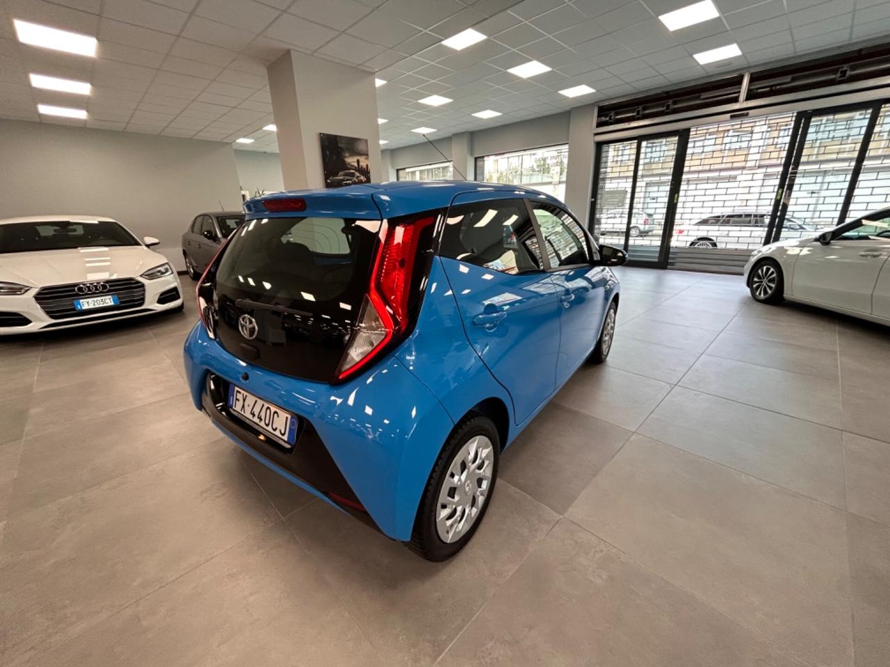 Toyota Aygo 1.0 benzina 72 CV 5 porte 2019 km 27000