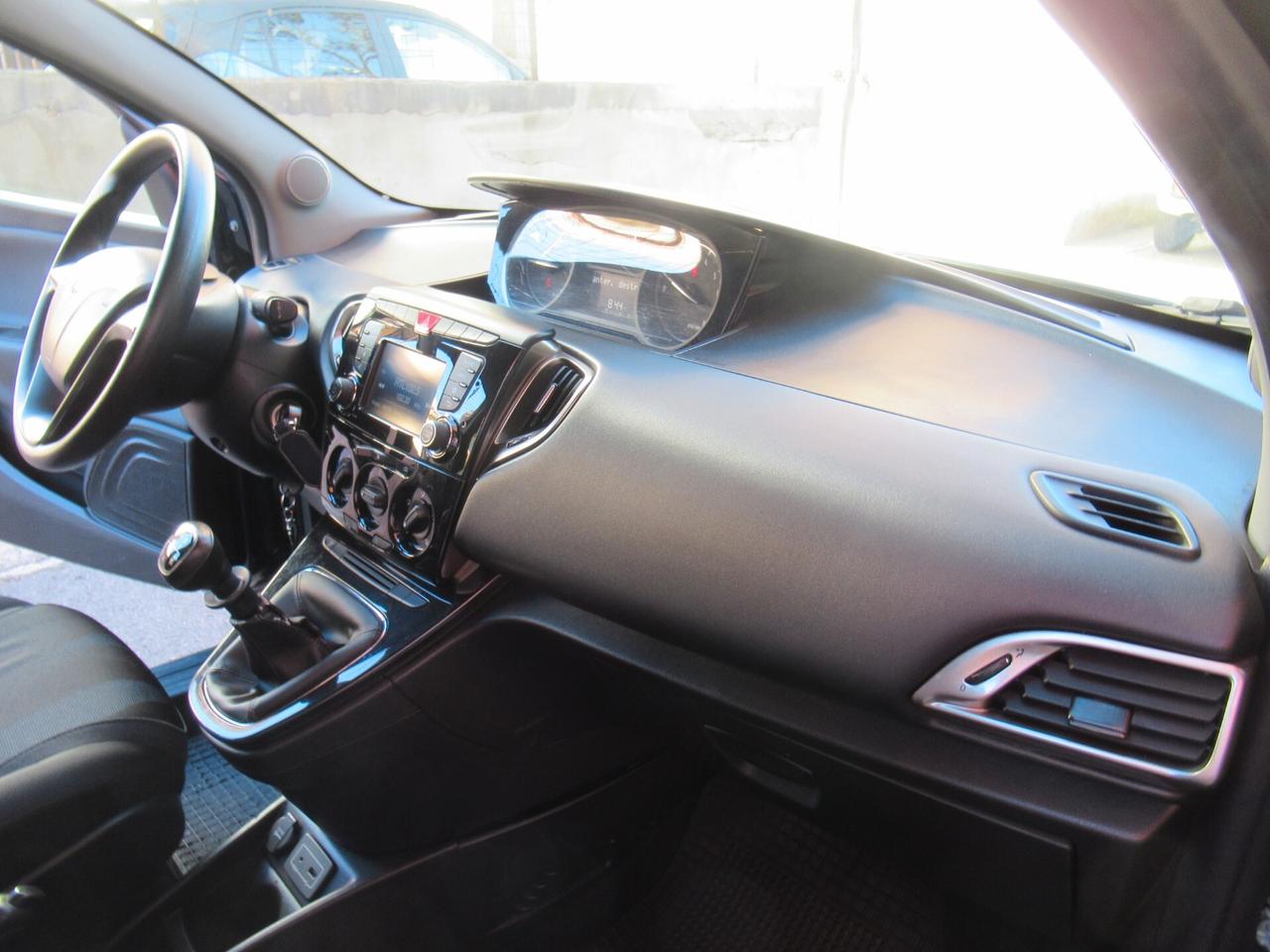 Lancia Ypsilon 1.2 69 CV 5 porte Gold