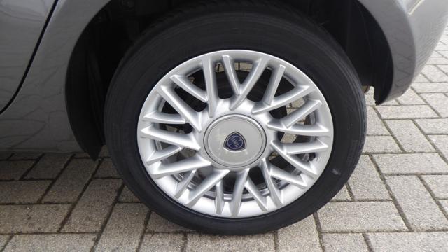 LANCIA Ypsilon 1.2 69 CV 5 porte Gold