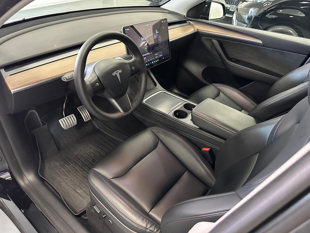 Tesla Model Y AWD Performance