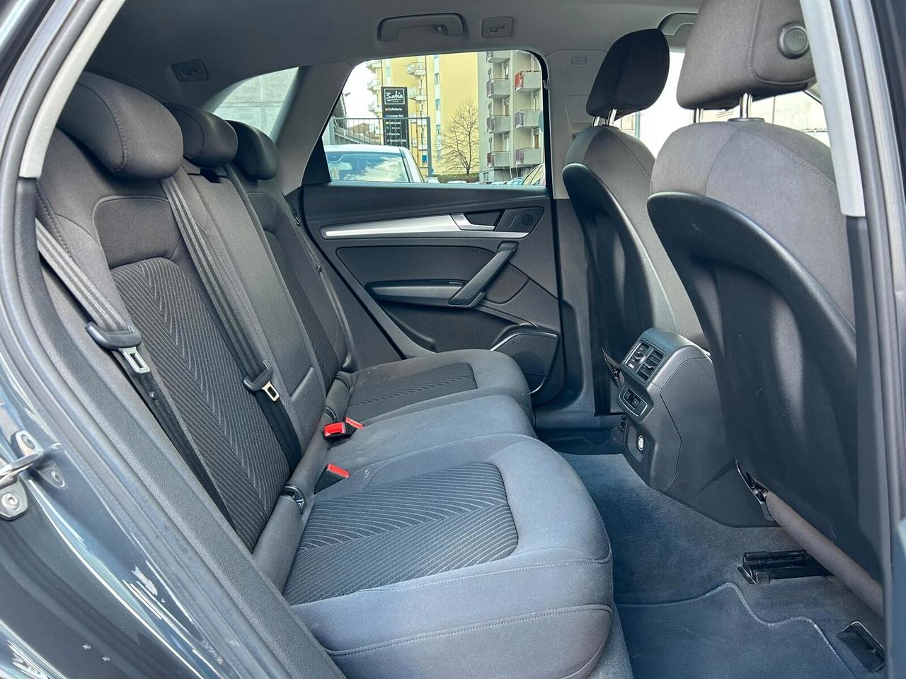 Audi Q5 35 TDI quattro S tronic Business