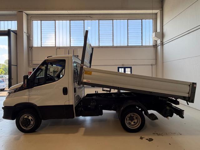 IVECO Daily 35C16H BTor3.0HPT PC-RGCabinato ribaltabile trilat
