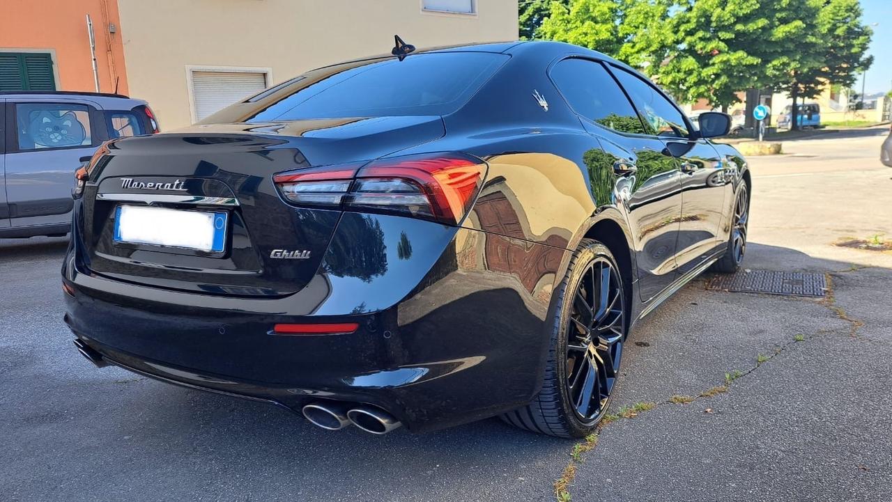Maserati Ghibli 330 CV MHEV GT