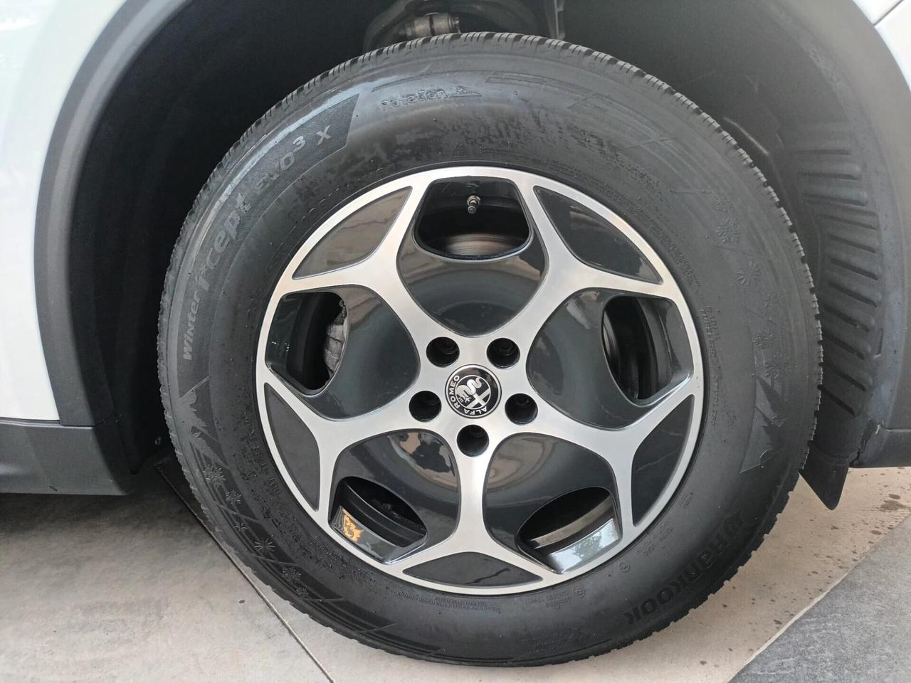 Alfa Romeo Stelvio 2.2 Turbo Q4 Diesel AT8 Business 190 CV