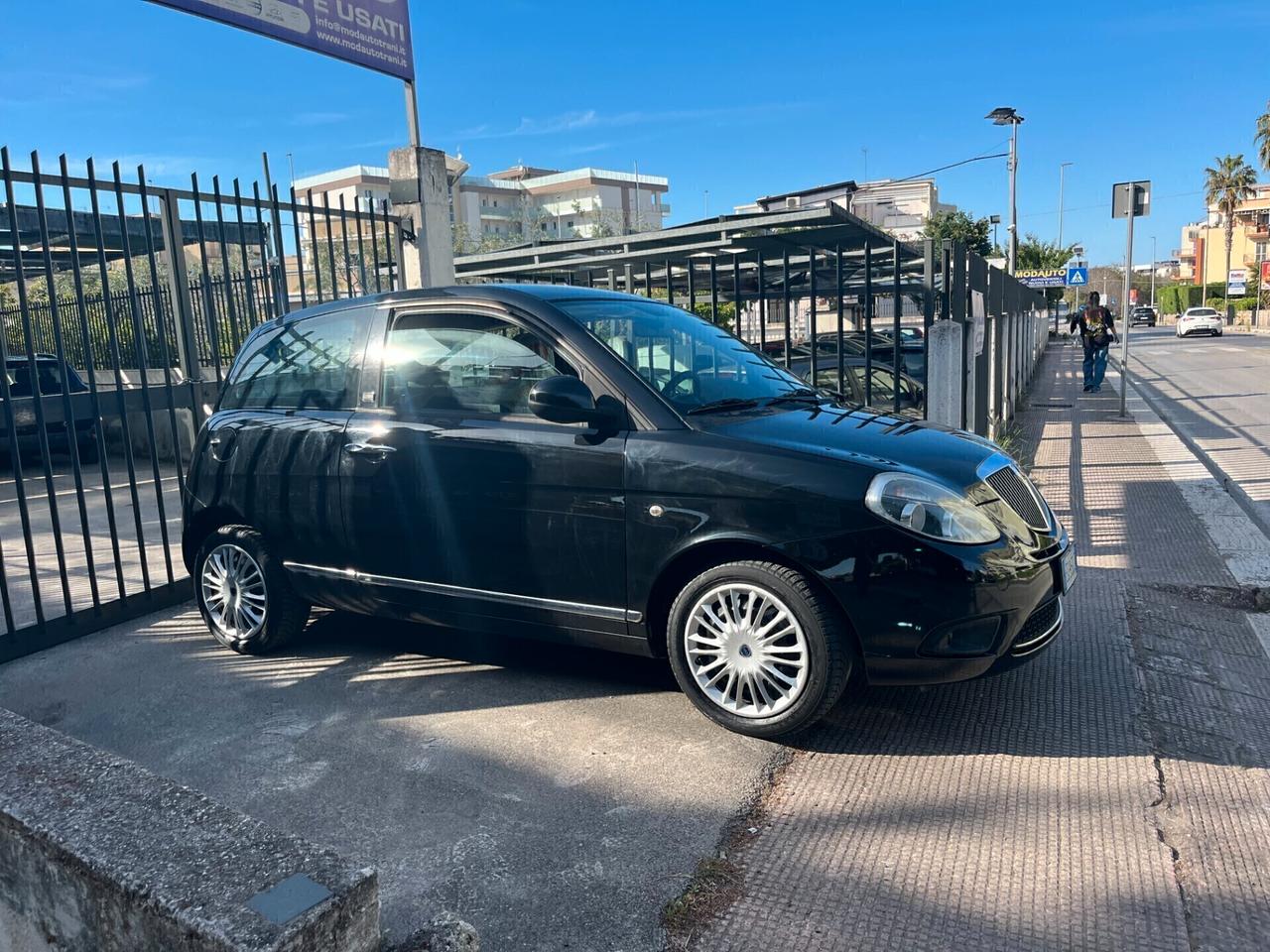 Lancia Ypsilon 1.2 69 CV Diva X NeoPatentati