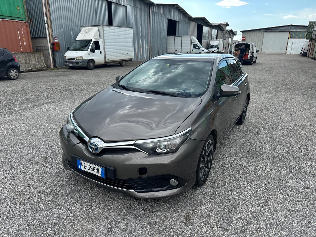 Toyota Auris 1.8 Hybrid Lounge ibrida leggi bene