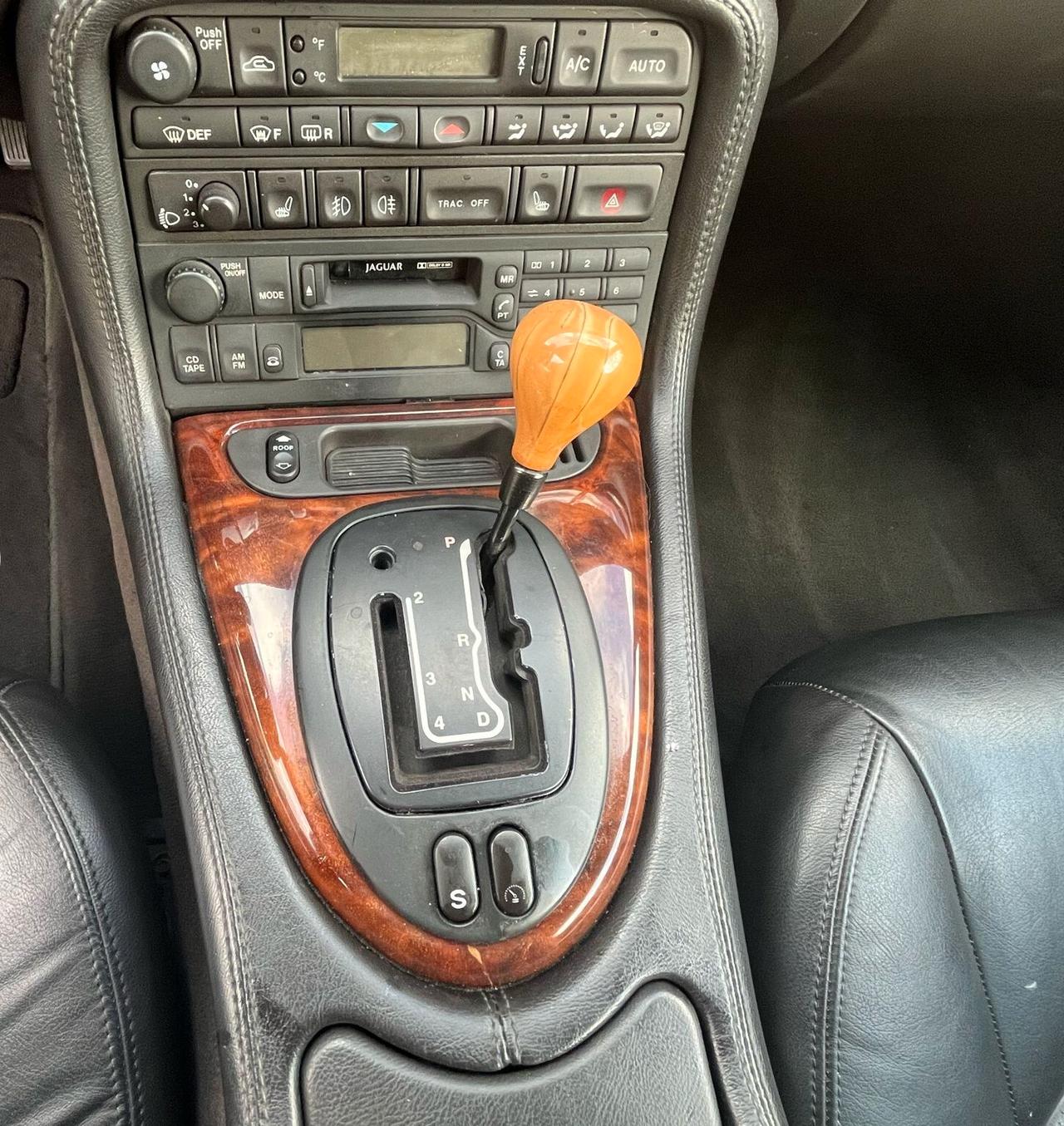 MAGNIFICA JAGUAR XKR CABRIO 363 CV - 8 CILINDRI - ASI - 125000 KM - DA VEDERE.