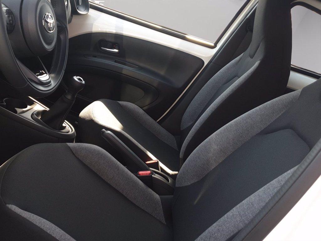 TOYOTA Aygo x 1.0 active 72cv del 2024