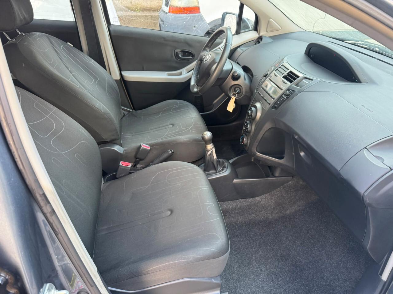Toyota Yaris 1.0 5 porte Sol*NEOPATENTATI