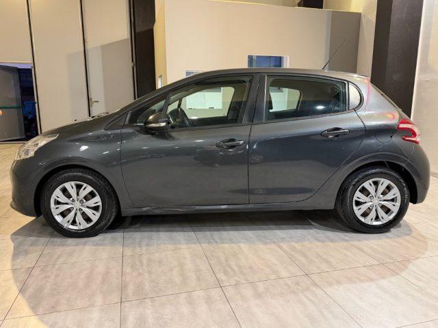 PEUGEOT 208 1.4 8V HDi 68CV 5P. Allure