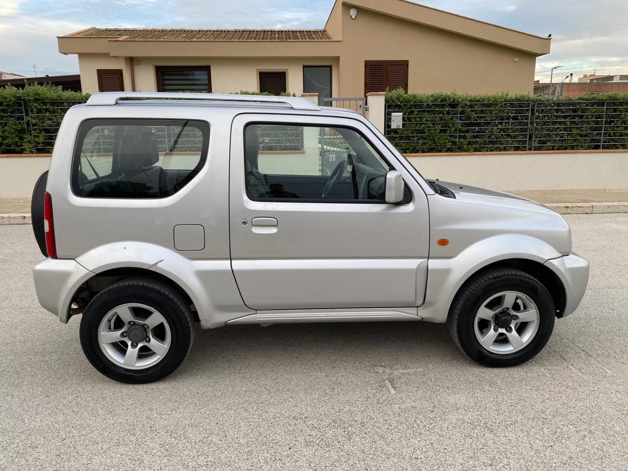 Suzuki Jimny 1.3i 16V cat 4WD JLX Più