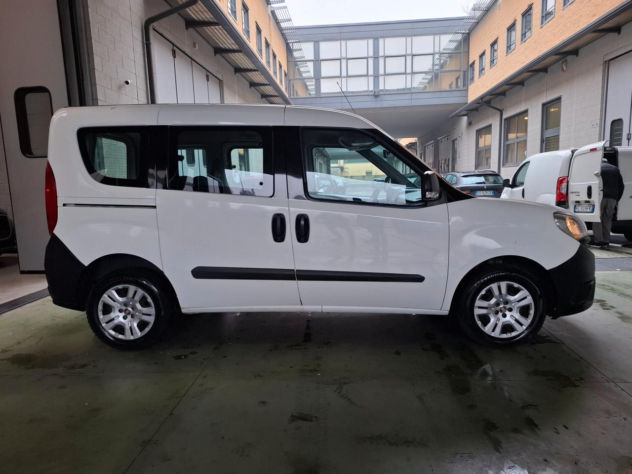 Fiat Doblò 1.3 MJT vetrato 5 posti