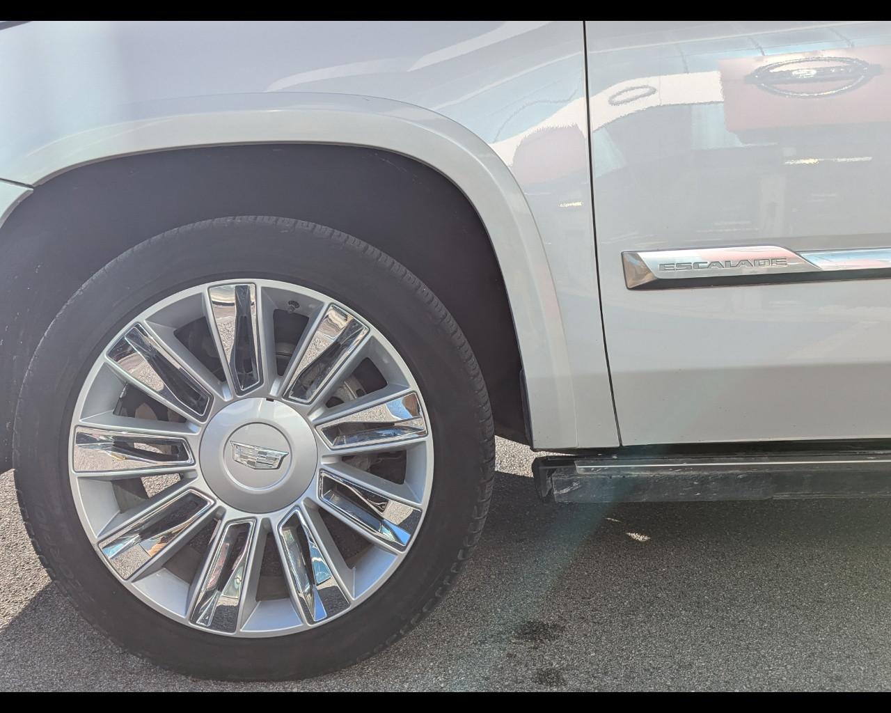 CADILLAC Escalade(2015-2019) - Escalade 6.2L V8 AT AWD Platinum