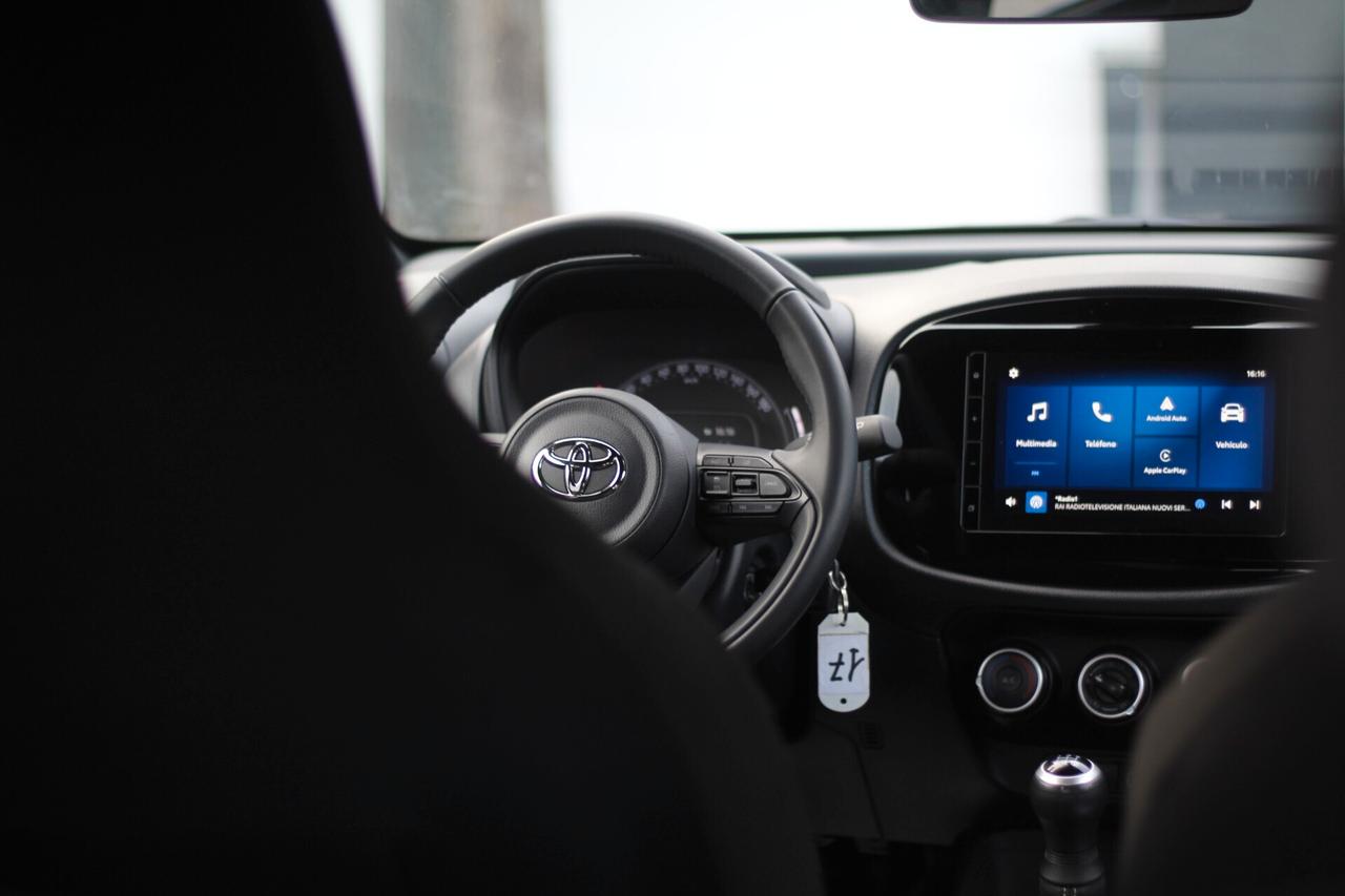 Toyota Aygo X CROSS 1.0 ACTIVE LOOK | GAMMA IN PRONTA CONSEGNA