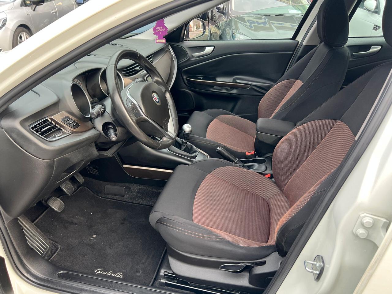 Alfa Romeo Giulietta 1.6 JTDm-2 105 CV Exclusive