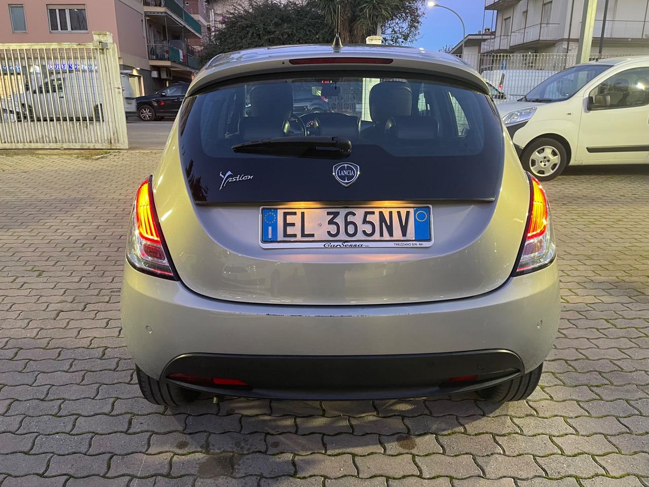 Lancia Ypsilon 0.9 TwinAir 85 CV 5 porte S&S DFN Platinum