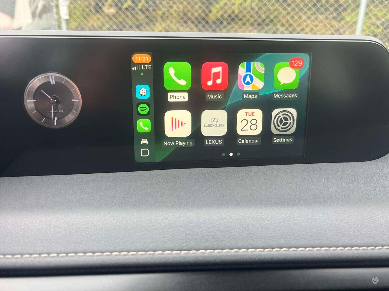 Lexus UX Hybrid Business