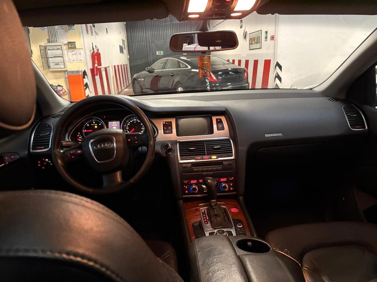 Audi Q7 3.0 V6 TDI 233CV quattro tiptronic