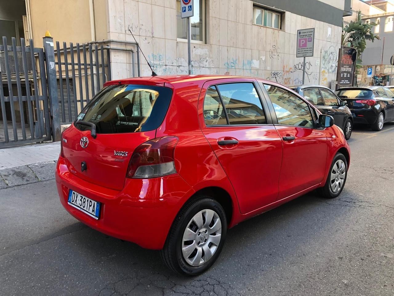 Toyota Yaris 1.0 5 porte