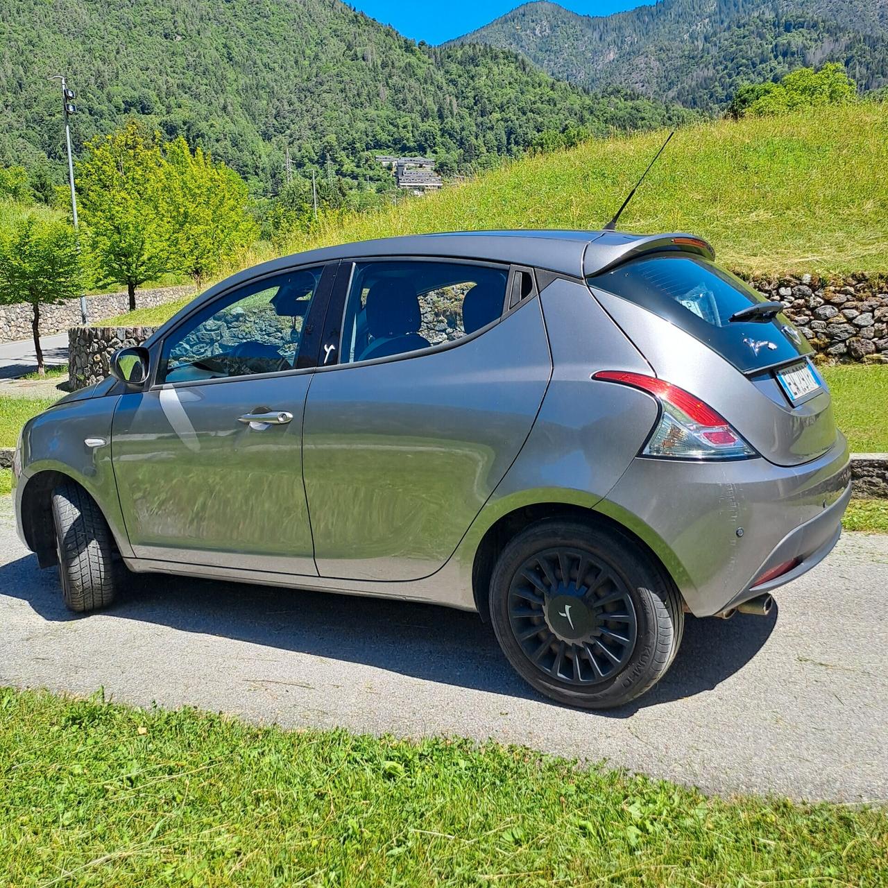 Lancia Ypsilon 1.3 MJT - OK NEOPATENTATI