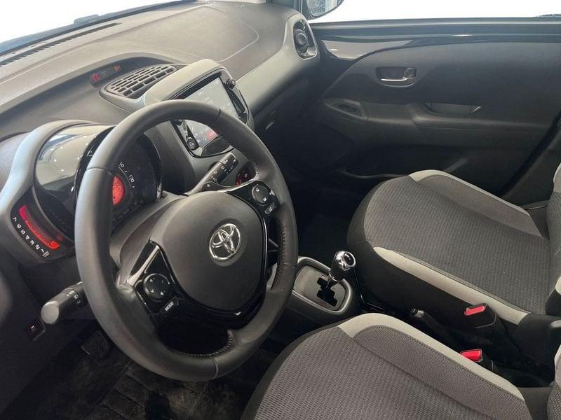 Toyota Aygo Aygo 5p 1.0 x-play m-mt 72cv